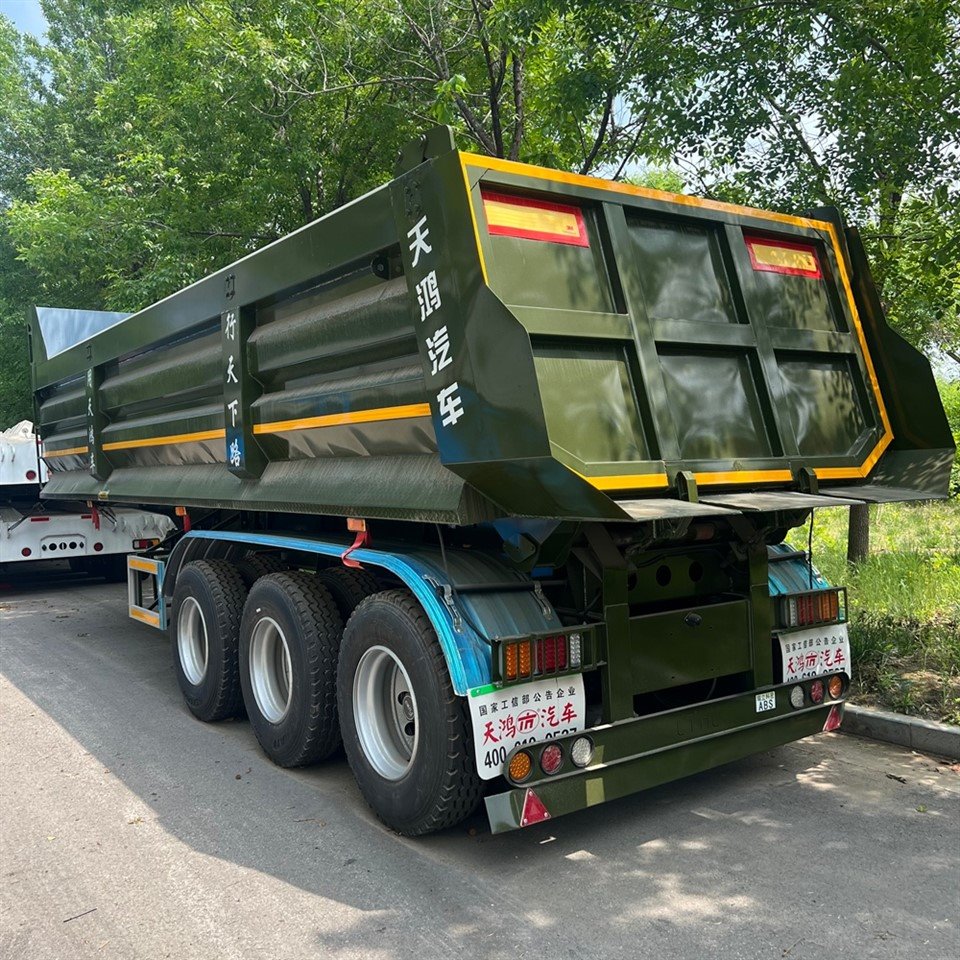 Rear-Tipping Dump Semi-Trailer