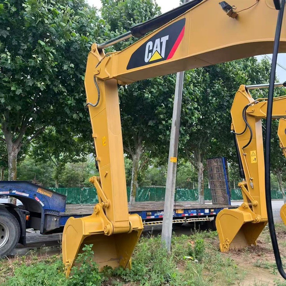 Small Caterpillar Excavator factory